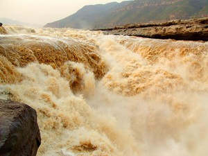 Hukou Waterfalls (Kettle Spout Falls)